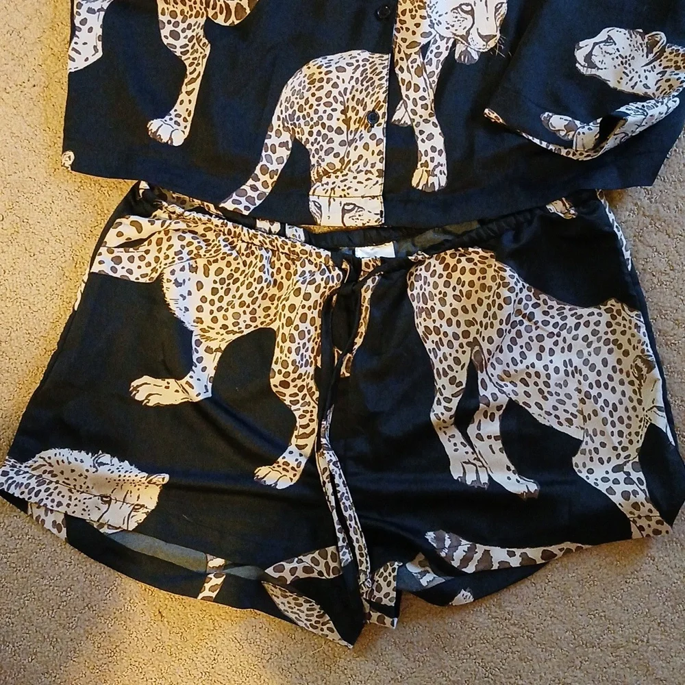 H&M Black and Cream Leopard Print Pajama Set - Picture 3 of 5